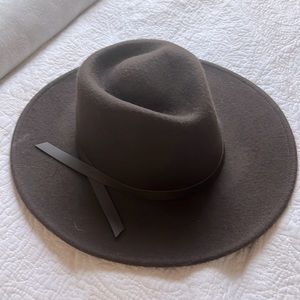 Brown cowgirl hat